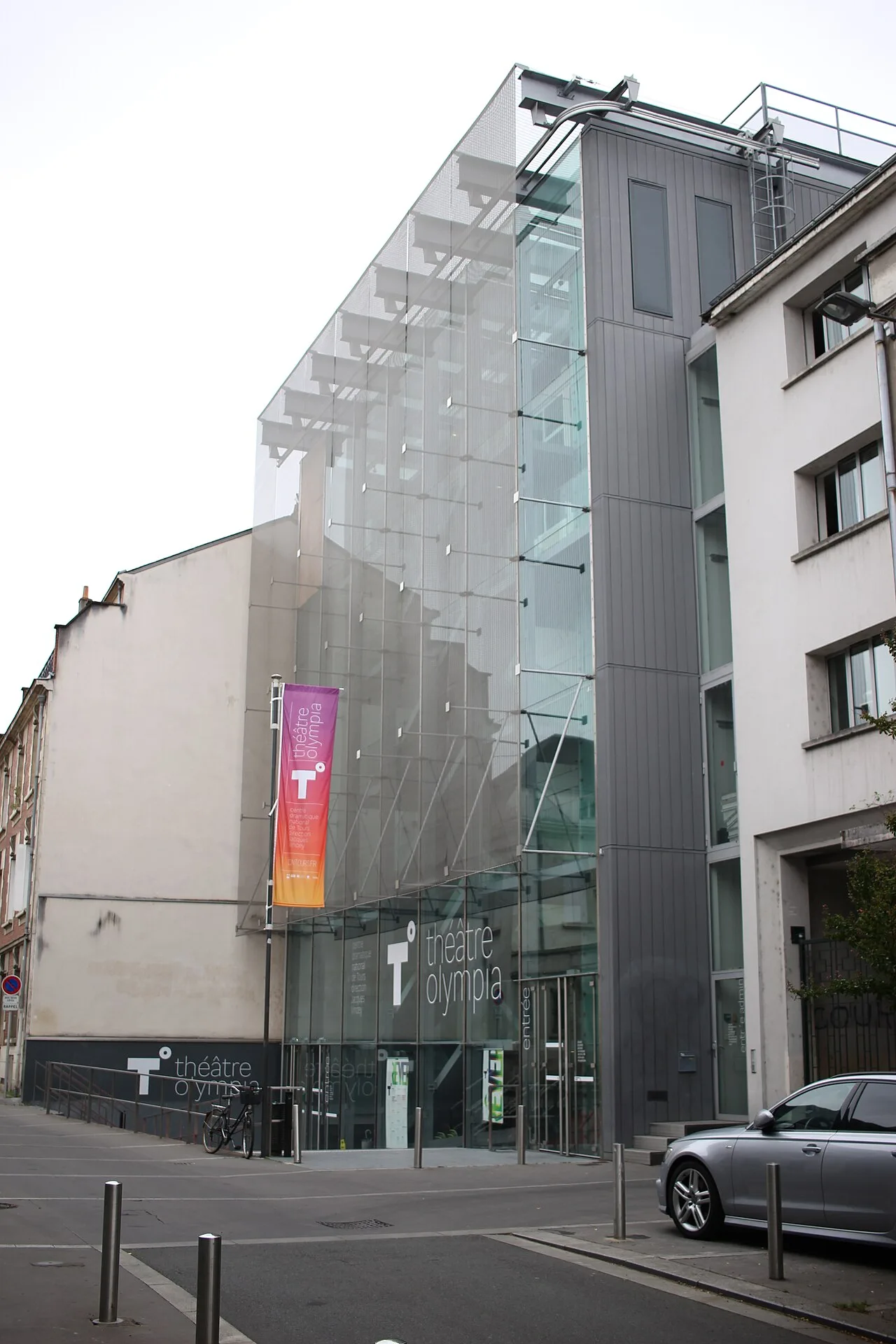 Le Théâtre Olympia, rue de Lucé à Tours, photographié en 2017.